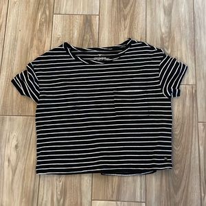 American Eagle Cropped Shirt